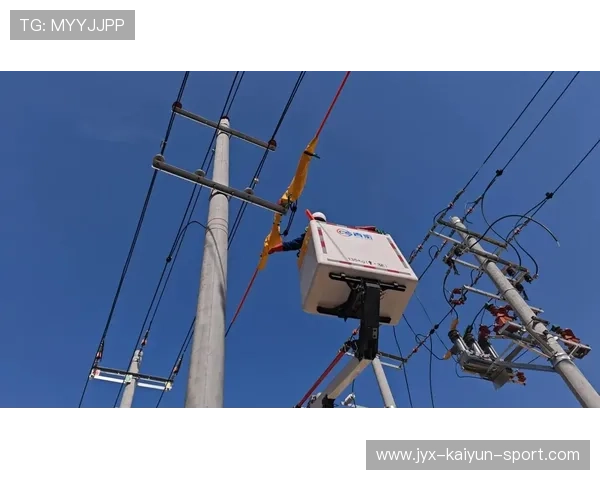 工人大风天高空作业“漂浮”全程曝光